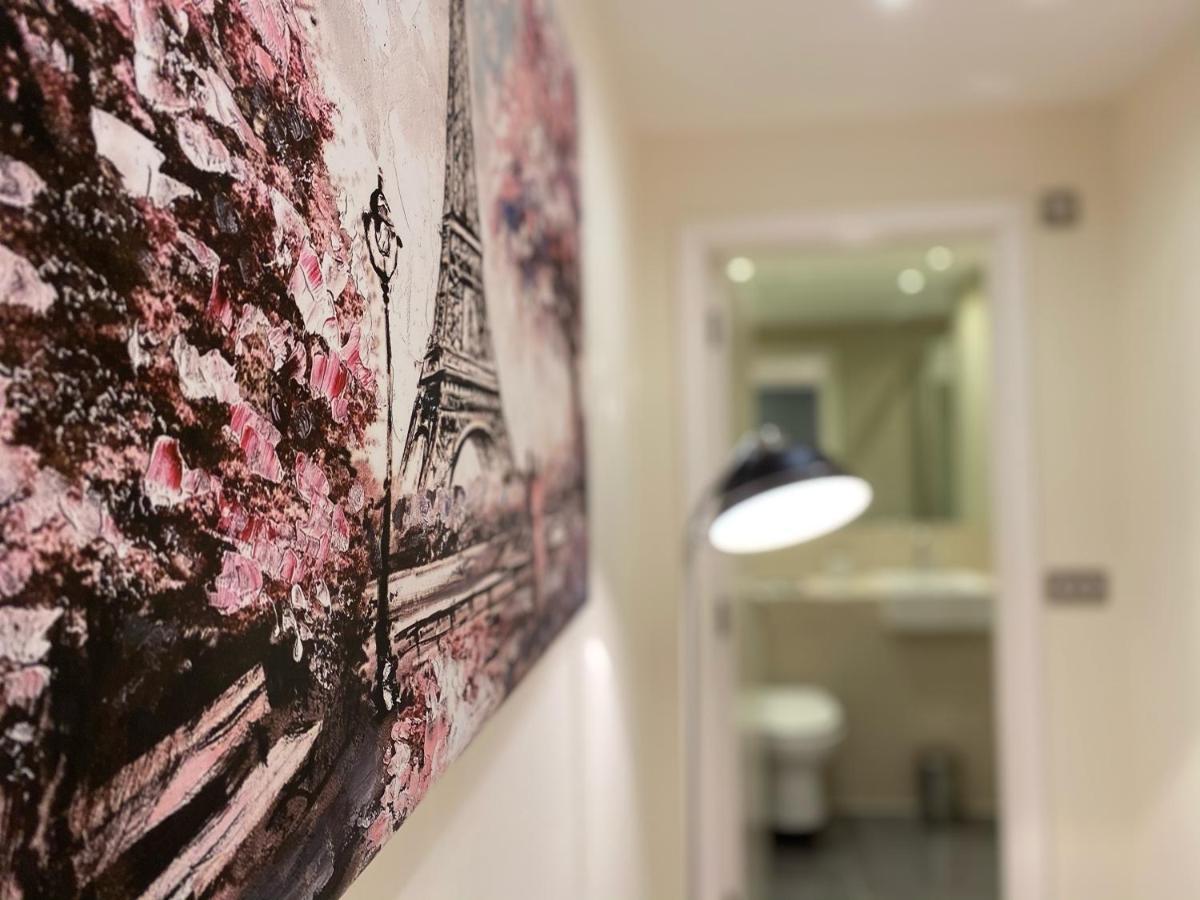 Amazing 2 Bed 2 Bath Private Apartment วัตฟอร์ด ภายนอก รูปภาพ